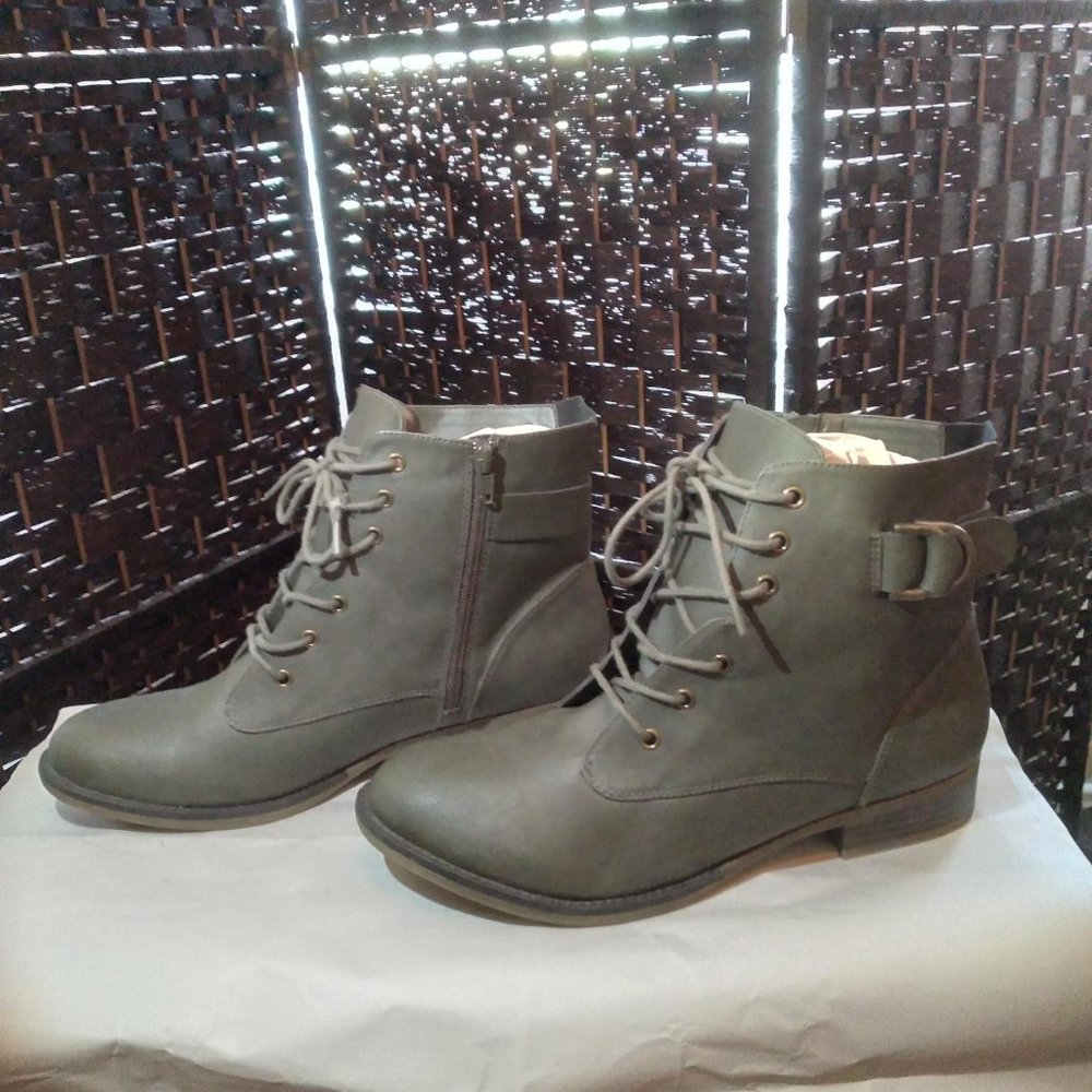 Denver Hayes Ankle Booties Size 11